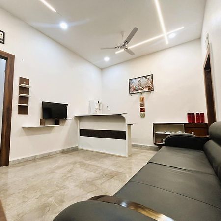 Shree Stay Inn Luxe' Holiday Home Ujjain Exterior photo