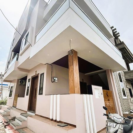 Shree Stay Inn Luxe' Holiday Home Ujjain Exterior photo