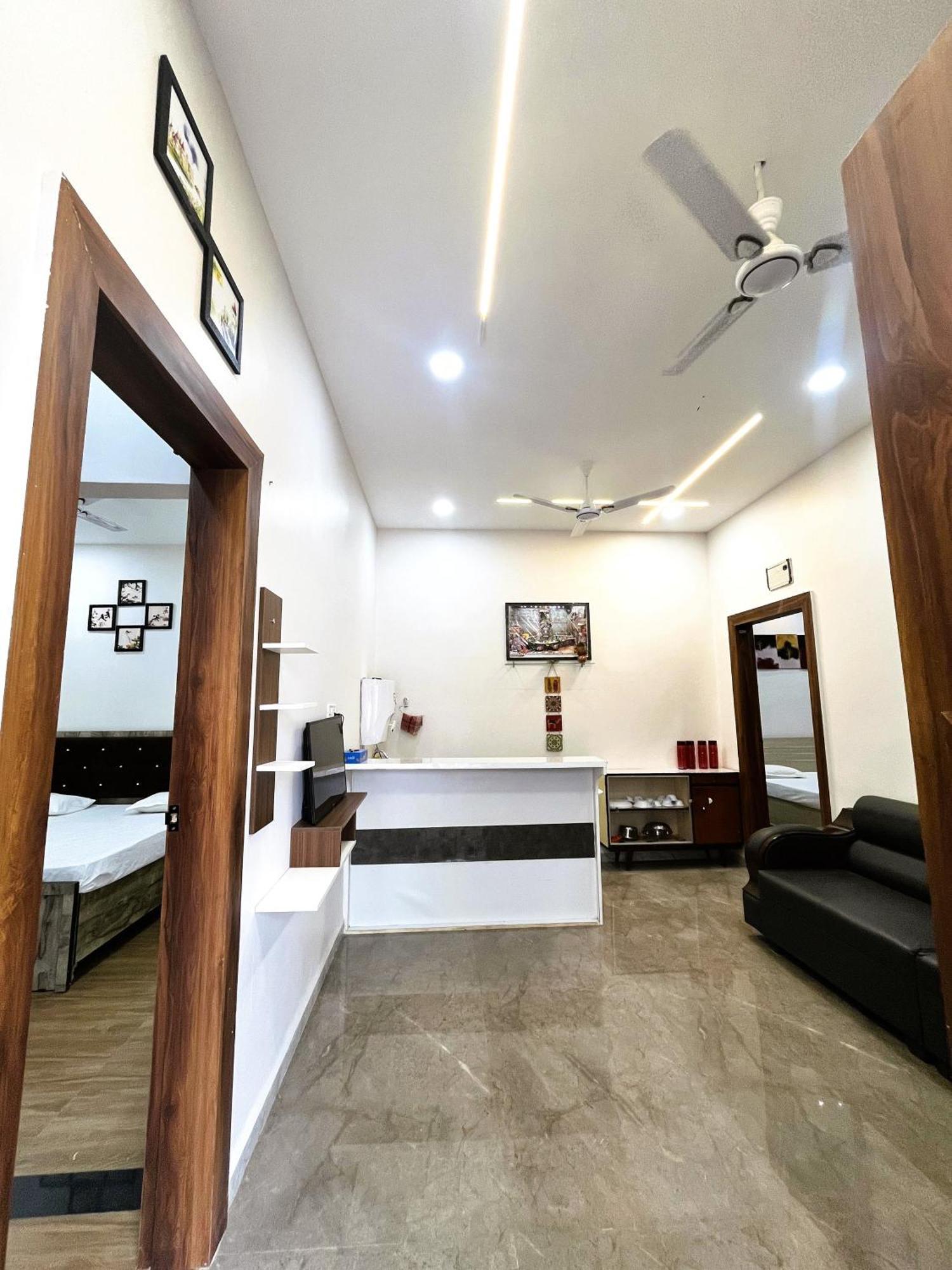 Shree Stay Inn Luxe' Holiday Home Ujjain Exterior photo